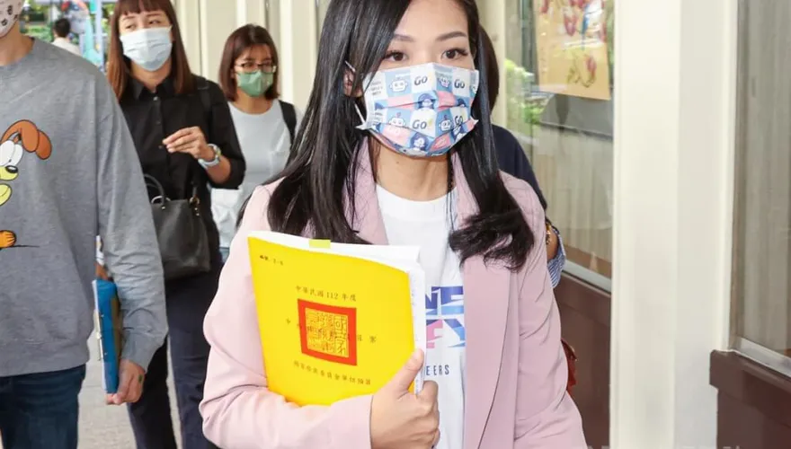 男友李忠庭被爆年領永齡600萬　高虹安：不清楚