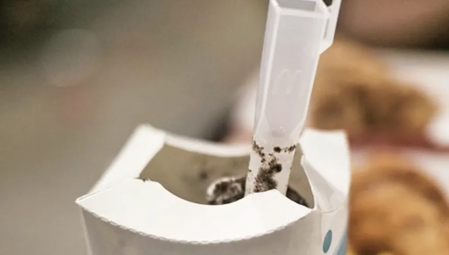時代的眼淚！英國冰炫風湯匙下架　全面改為紙餐具