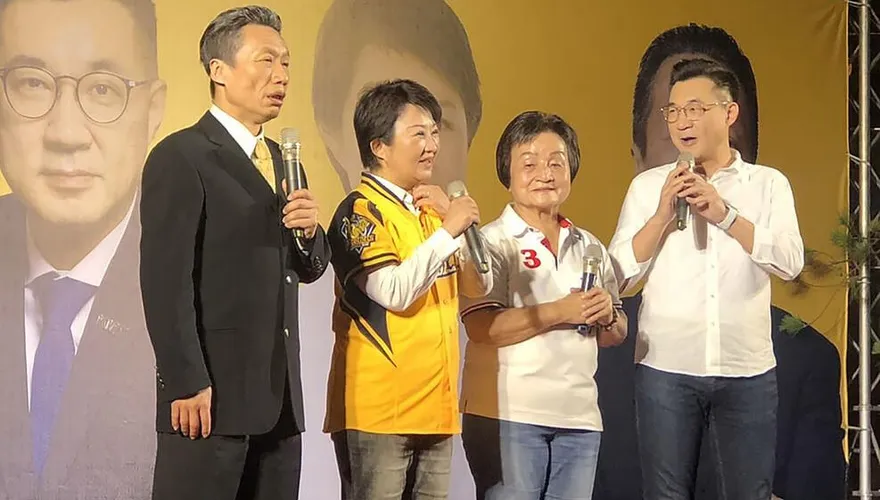 那個男人來了！赴台中輔選　韓國瑜、盧秀燕同場不同框