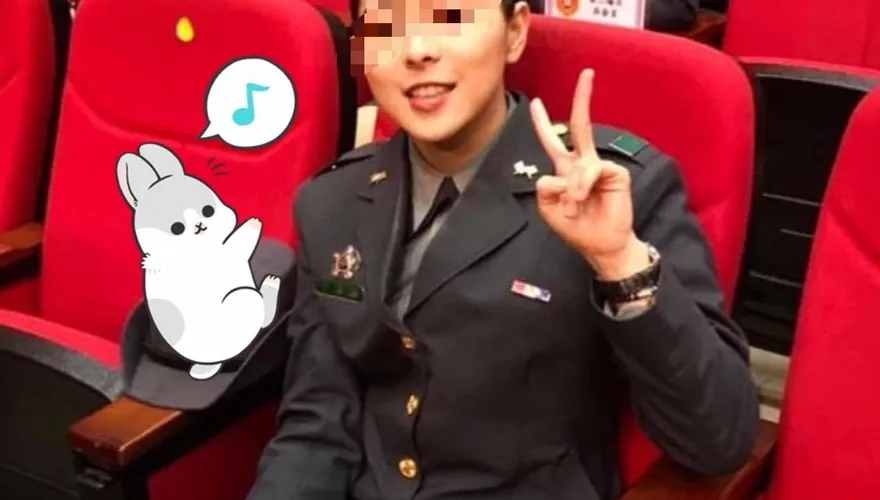 快訊/國軍超正女士官下海了！嬌嗔「戴套套唷」清純照、價碼全曝光