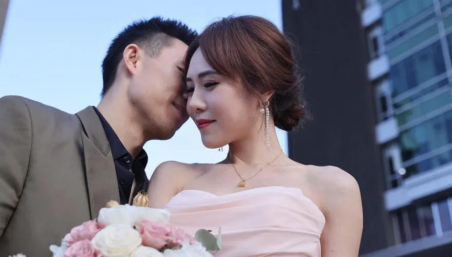「單身9年」吳申梅宣布結婚！光棍節無預警曝喜訊　一整排「藍勾勾」全嚇壞