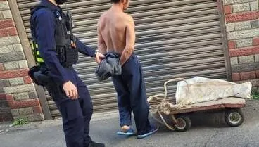工地鋼筋慣竊2個月偷20次　被人贓俱獲還狠啃工地主任左手臂
