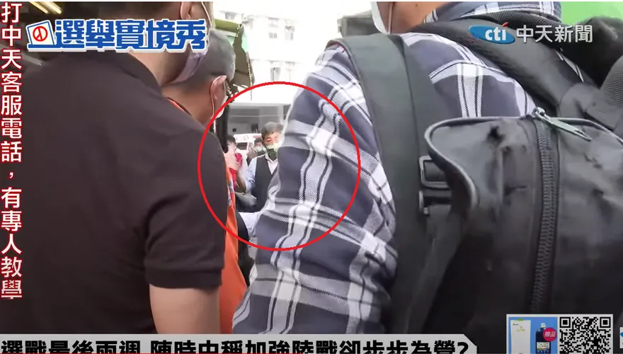 【影】一袋水果眼前降落！陳時中愣住反應曝光