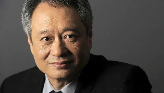 捕捉野生李安「在大馬吃肉骨茶」！網瘋傳勘景ing…新作爆「改編知名作家同性文學」