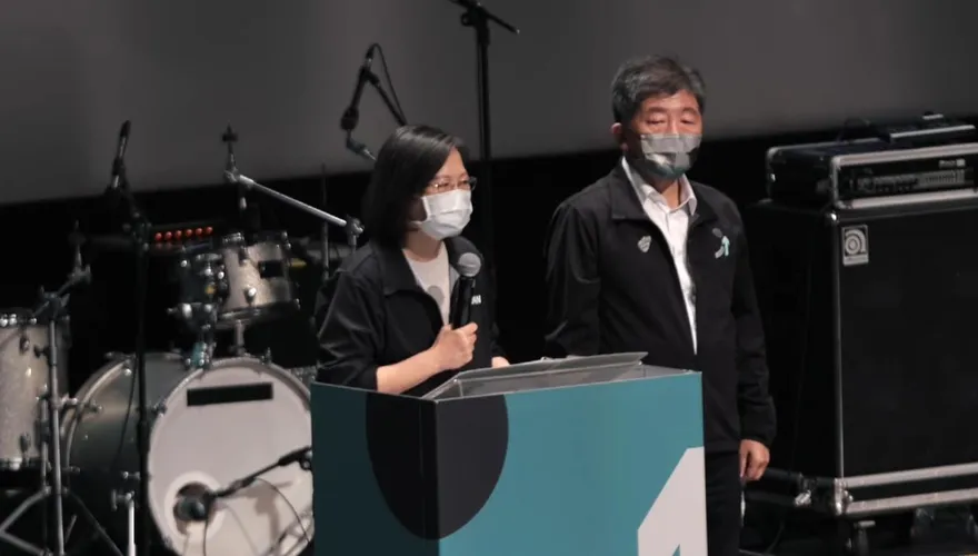 狐狸尾巴露出來了！　郭正亮聽蔡英文「這句話」：「抗中」只為了「保綠」