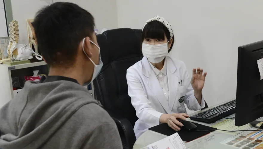 男子腫瘤滿身！12年間切了它又長，竟是罕病「假性腫瘤」作怪！