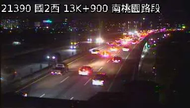 快訊/桃園國道二號驚傳2車追撞事故！車流回堵6公里