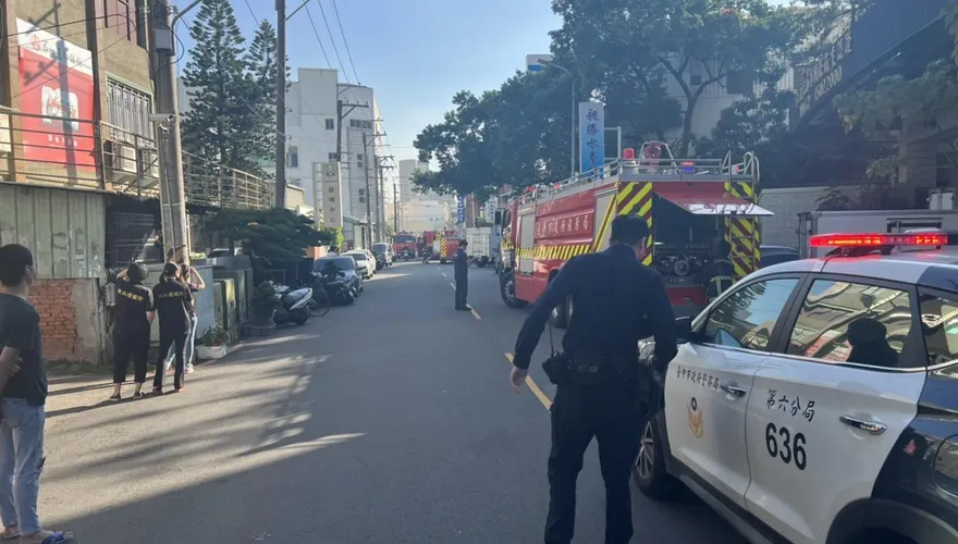 快訊/台中印刷廠火警！地上驚見散落彰化選票…警消戒備防外流