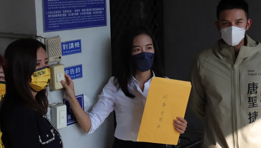 美女議員候選人私密影片遭外流！吳佩芸哽咽按鈴控告