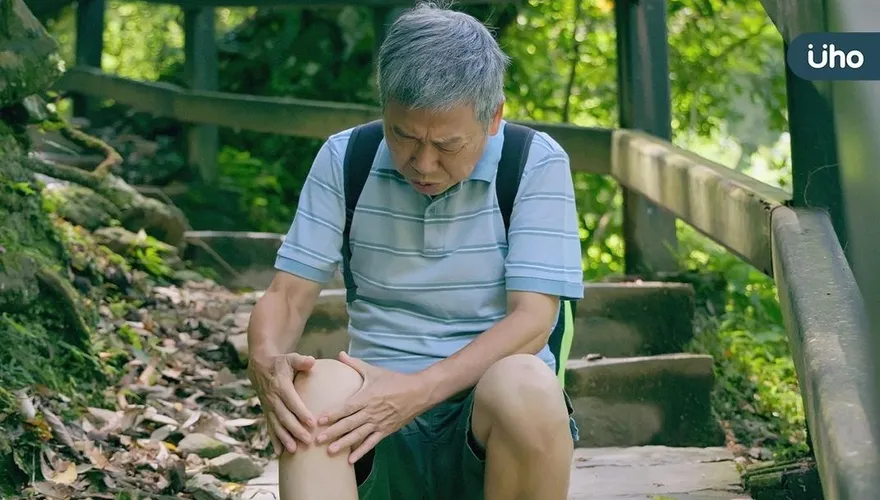 運動讓膝蓋疼痛？中醫：重點在先熱身，針灸「4穴位」疏通經絡