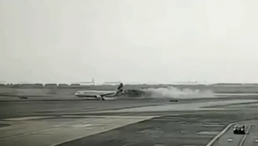 不到一個月2次意外…南美航空又出包！客機起飛突撞消防車釀2死