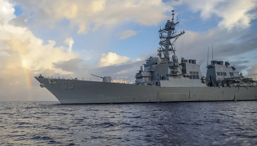 拜習會前美軍艦曾通過台灣海峽？日媒：欲維持現狀　又怕激怒陸方