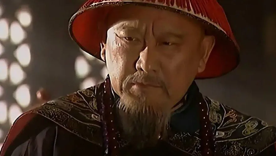《康熙王朝》資深男星驚傳「因病離世」！曾合作寧靜、趙薇…弟子慟曝：陷昏迷、搶救無果