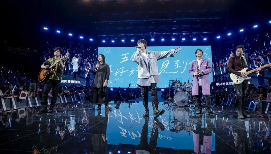 五月天阿信爆料石頭「和桂綸鎂假戲真做」！他認了「會有第2季」：5個人可包辦5集~