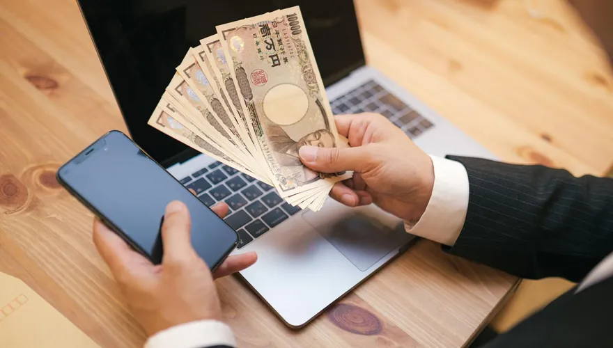 大三生想買ETF猶豫不敢進場！　網友推這2檔放心存