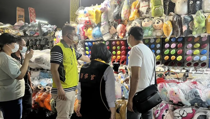 夜市射氣球被坑爹！店家喊「付5千2」打五折了事　南市府動起來查了