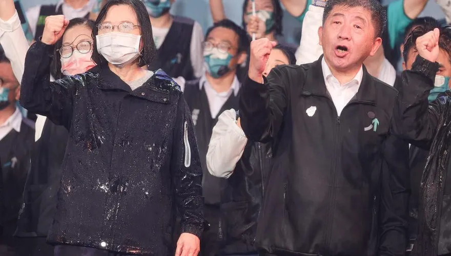 蔡總統慘淋成落湯雞！她仍喊：台北贏台灣就贏！肯定蔡英文票投陳時中