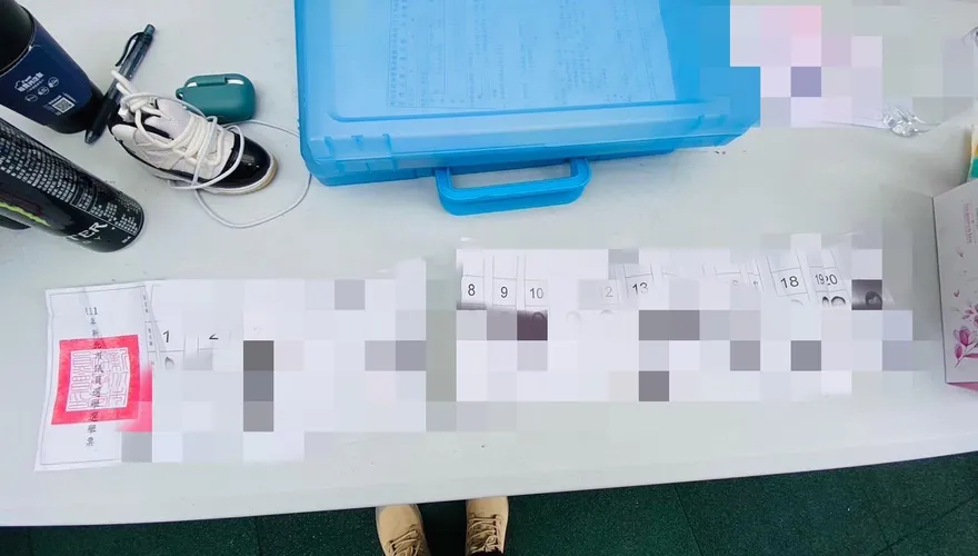 板橋8旬嬤撕毀選票　怨：「太大張不好投遞才撕對半」