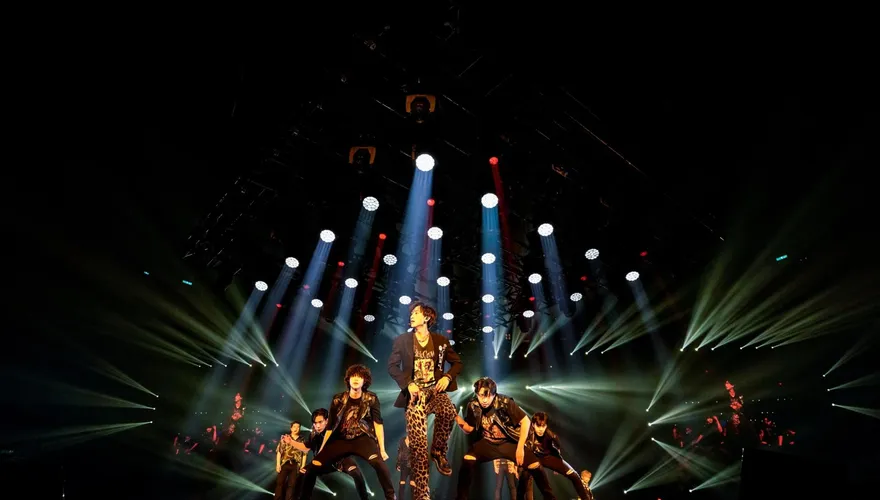 Super Junior D2!利特哽咽談《SS6》爸媽來台回憶...  銀赫低頭感傷！成員制止「不要這樣子」