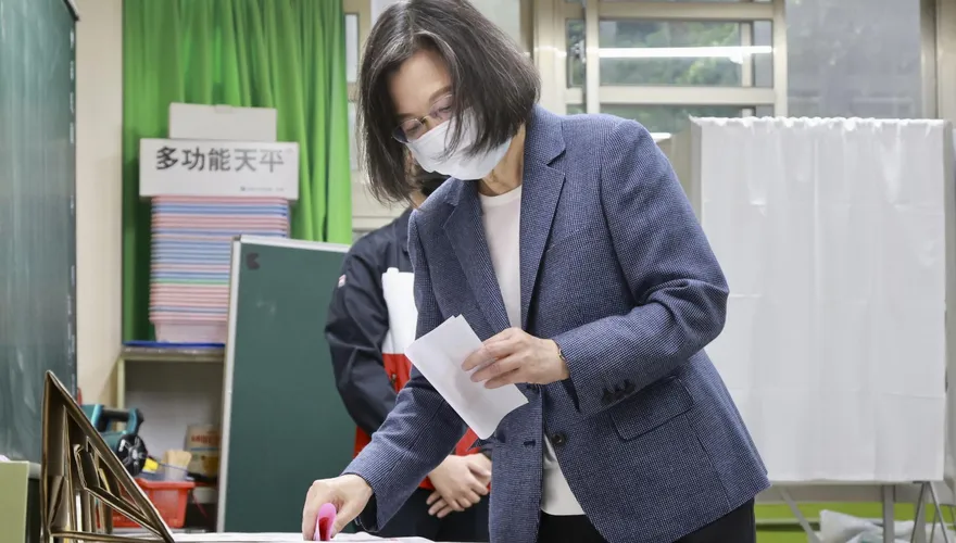 點名蔡英文！荷媒：將地方議題拉高到外交和對中立場致敗選