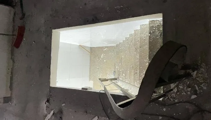 1樓自挖「2m深地下室」　樓上牆狂裂！住戶嚇翻急投訴