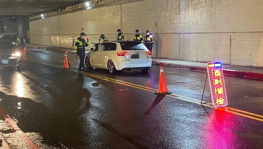 取締酒駕改裝車進帳800萬　警籲「別把辛苦錢拿來繳罰單」