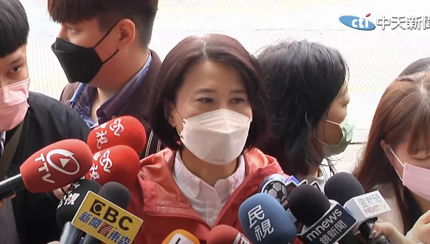 【影】王鴻薇批吳怡農無立場談初選：他是小英男孩、制度受益者
