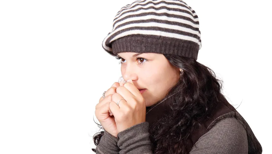 冬天手腳冰冷？中醫：「寒系」飲食恐為禍首！教「6招」促進末梢血液循環
