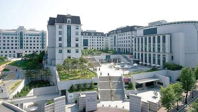 離譜！首爾市立大學近4年學生證校長用印都「蓋錯章」...得花164萬換發