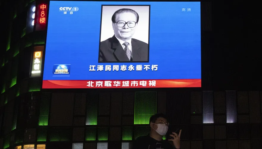 悼江澤民！不只股匯停市3分鐘　陸多款遊戲12/6停服1天、北京環球影城閉園