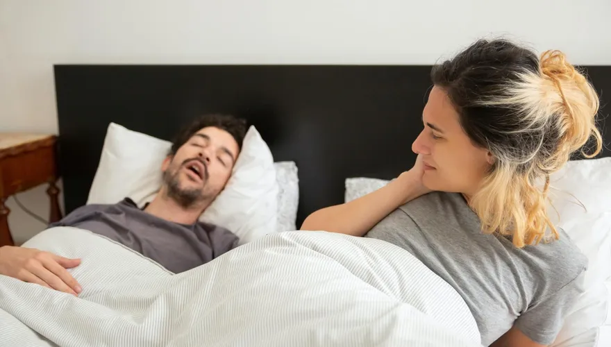 整夜「打呼」讓人沒法睡！做到「4件事」從此一夜好夢！