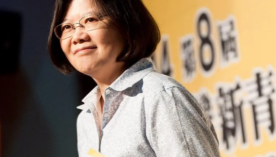 蔡英文發檢討文　 網驚吐16字：小編非常優秀