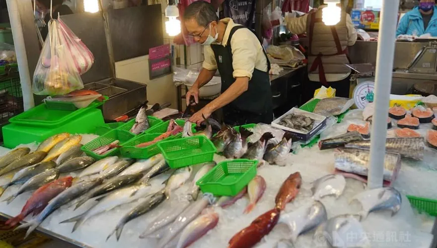 遭大陸禁輸！食藥署坦承餅乾糖果、飲料及水產影響最大