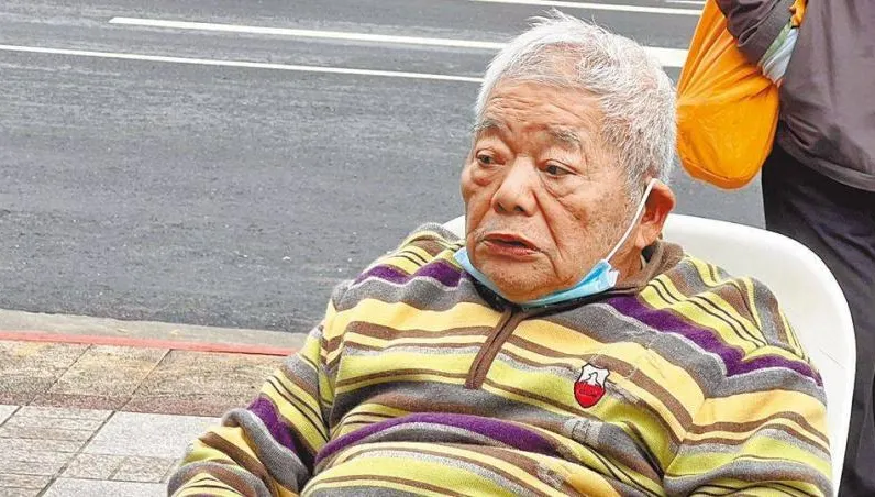 刈包吉寒冬送暖500個便當　40分鐘全數發光