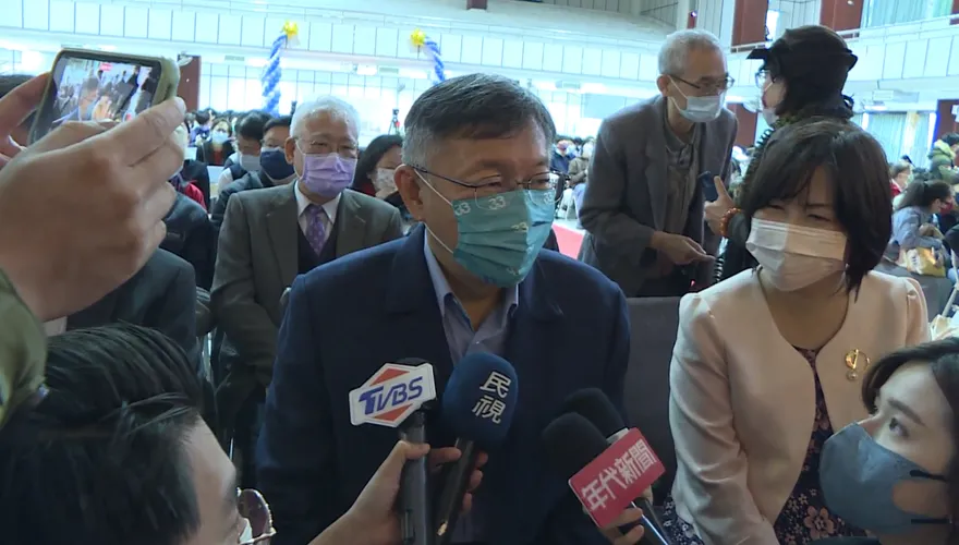 【影】竹中百年校慶　柯文哲同場高虹安談「1人對付兩黨」的勇氣