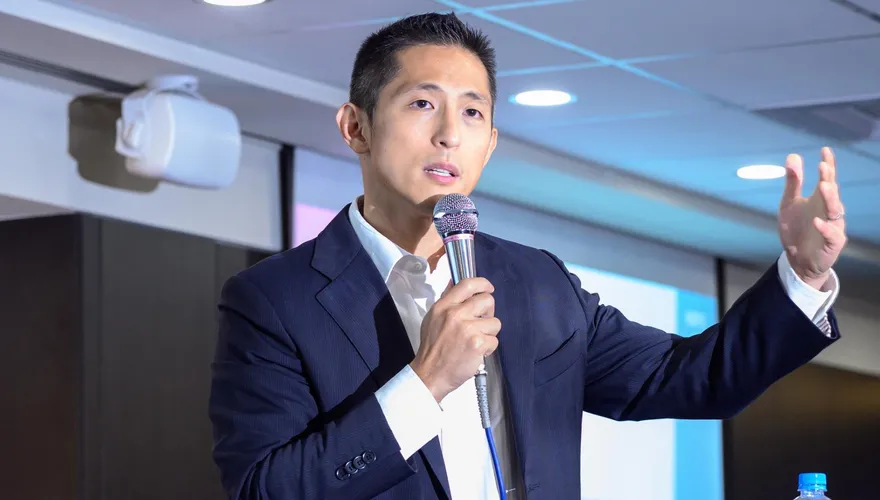 吳怡農稱離島民眾就醫可利用直升機停機坪　網友怒：費用你要出？