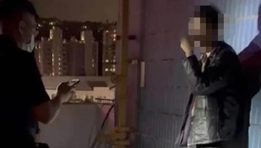 【影】天母頂樓丟石哥案偵結！66塊石頭險砸中路人　因這理由竟不起訴