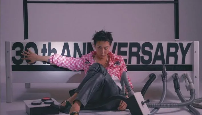 GD登《ELLE》12月封面之星！大聊生活近況、練習生時期　12題QA一次看