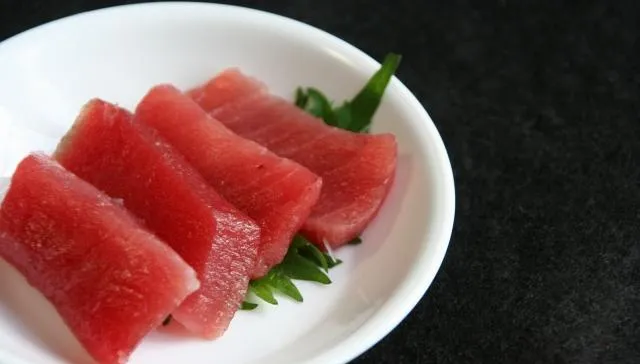 男子胃食道逆流照胃鏡驚見「產地直送活跳跳蟲蟲」等鑽血管！元凶竟是「這食物」