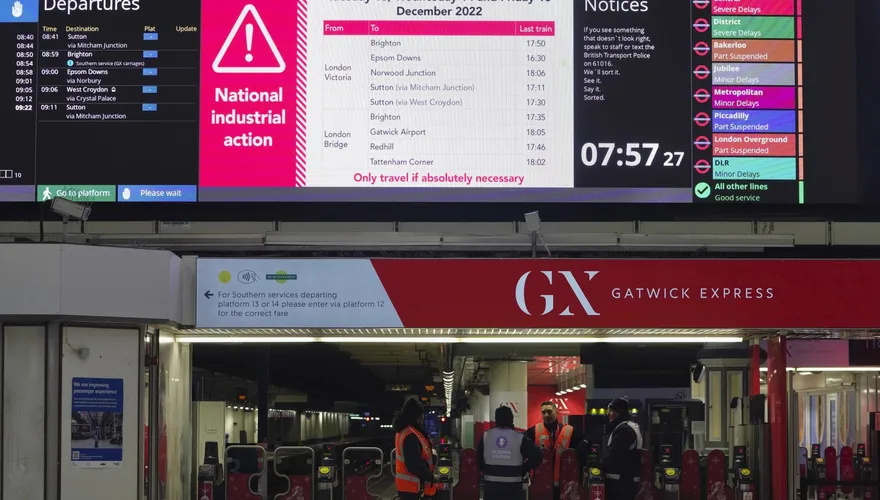 英國大罷工影響交通停擺　街頭空無一人毫無聖誕氣息