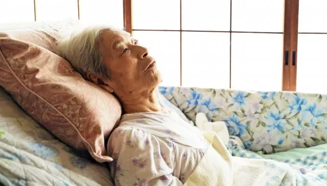 固定不動小心越陷越深！醫：中風單側壓恐發生壓力性損傷