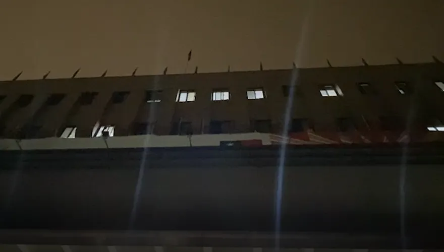 北檢被插上民進黨黨旗！　前綠委認：恐成摧毀2024民進黨繼續執政的關鍵
