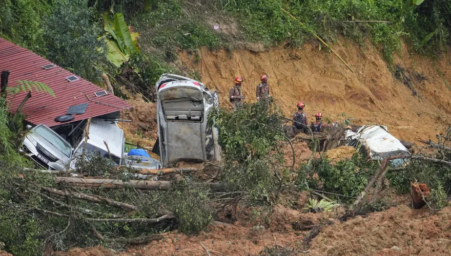 馬來西亞山崩罹難23人年紀最小僅9歲　大雨爛泥恐致更多死傷