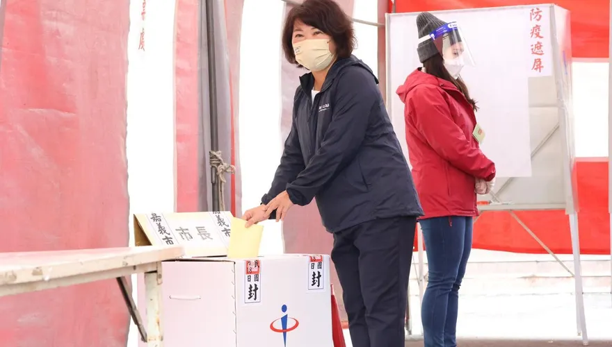 嘉義市長選舉 / 嘉義沒下雨！黃敏惠：大家穿暖和　踴躍投票