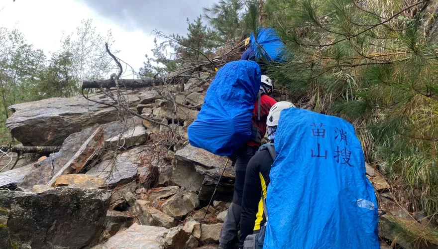 零度下搜救！登山男失聯9天  救難人員頂寒流攀雪山奮力搜尋