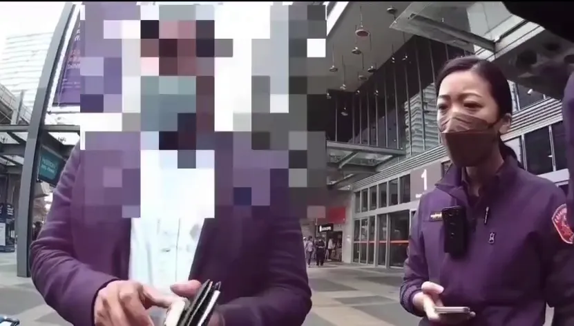 【影】「讀心術」噱頭詐財！印度人詐團3人組　遭南港警當街活逮