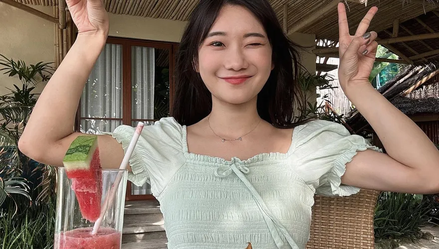 影/愛莉莎莎「仿妝Rosé」疑翻車！砸1萬元化妝成果曝光…網酸：無驚豔感
