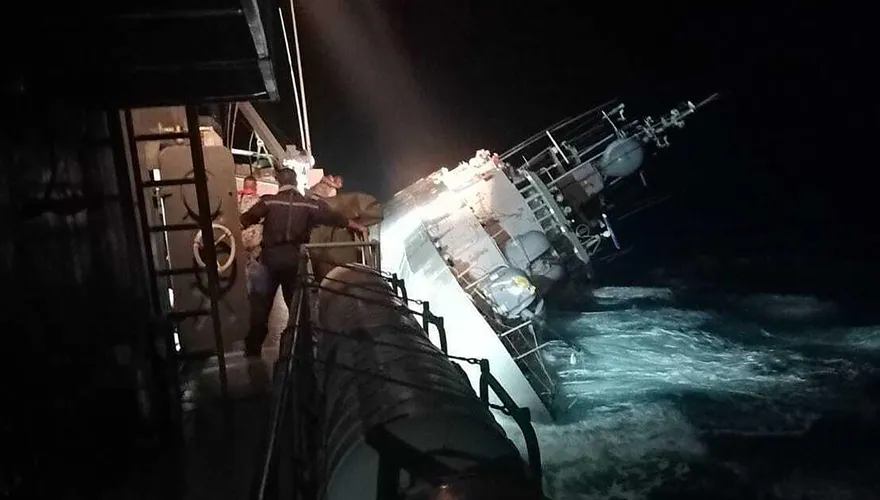 【影】泰國軍艦沉船「30人全落海」！目前已5死…僅尋獲1生還者　24人仍失蹤