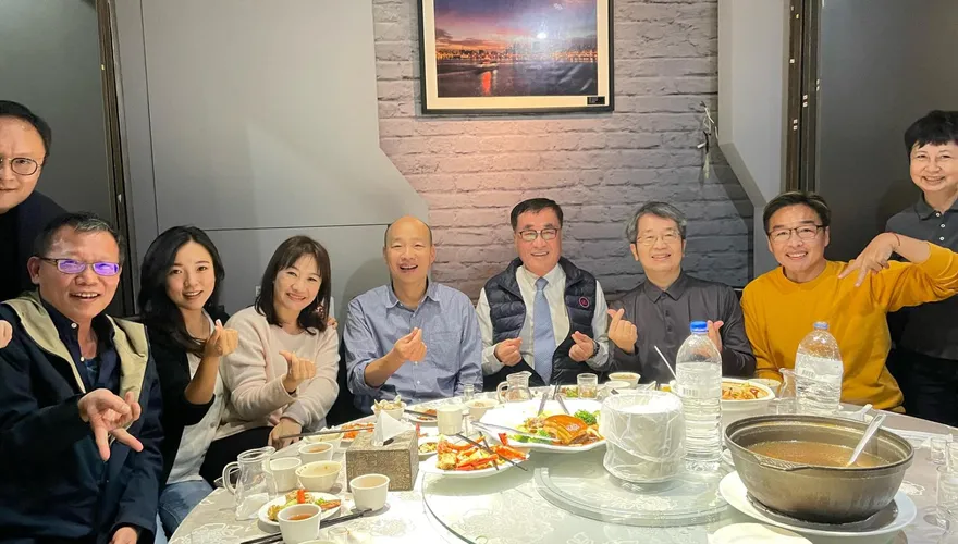 睽違2年！韓國瑜和高雄市府團隊聚餐曝「下一步」網暴動