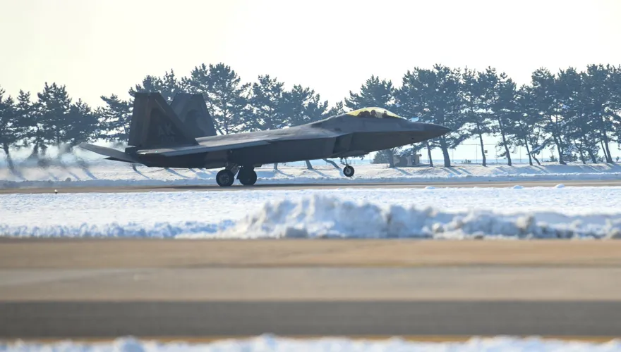 美軍回應北韓挑釁　時隔4年出動F-22戰鬥機投入韓美軍演